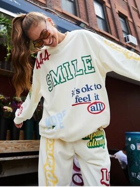 Crewneck Affirmations Sweatshirt - Cream